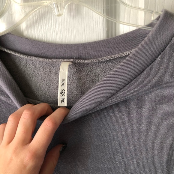Grey ruffle crewnecks - Picture 3 of 4
